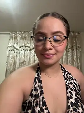 Tayler_Kim live cam on StripChat