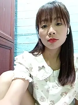 AmyLinee01 live cam on StripChat