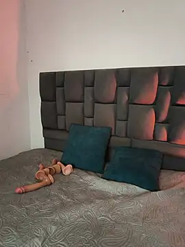 MadameScarleet webcam