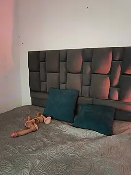 MadameScarleet webcam