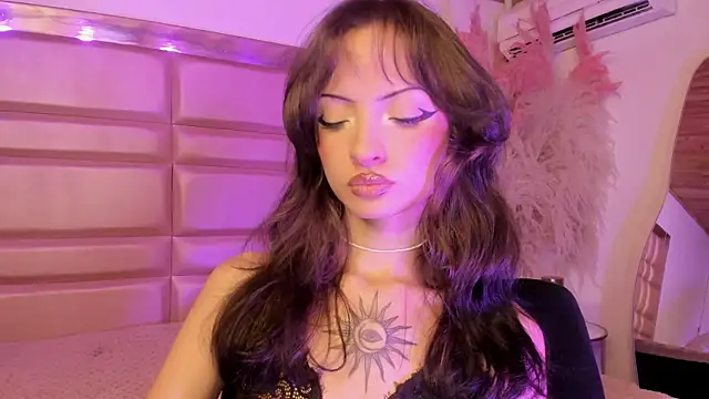 MaddieStark live cam on StripChat