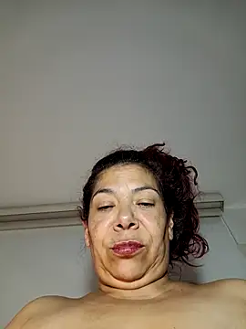 Scarlet_curly8a webcam