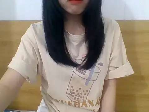 kiraa-007 live cam on StripChat