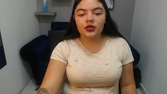 euphoriabigass live cam on StripChat