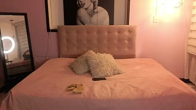 Sara_valderrama_ live cam on StripChat