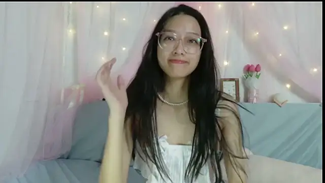 shy_pink_doll live webcam show