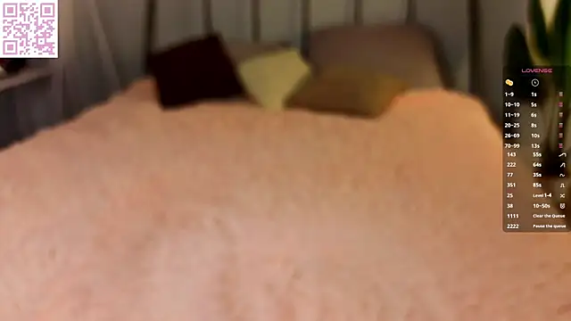 NarcisaDicker webcam