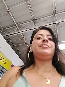 LUNAGREEN_1 live webcam show