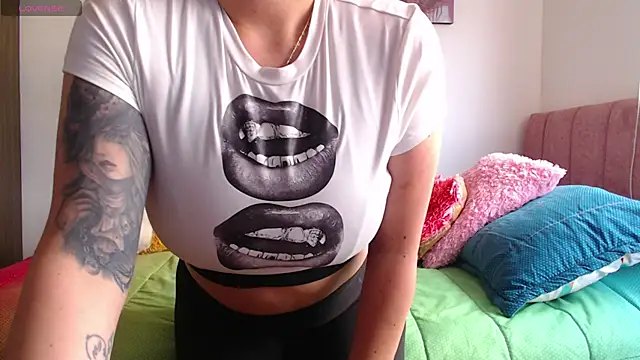 thamarajane live cam on StripChat