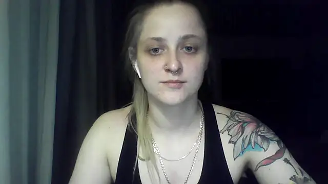 LeaWetGirl webcam