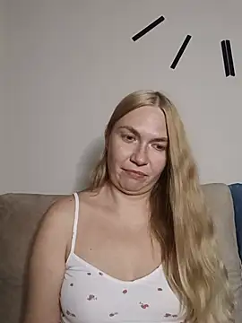 KisaVixen live cam on StripChat