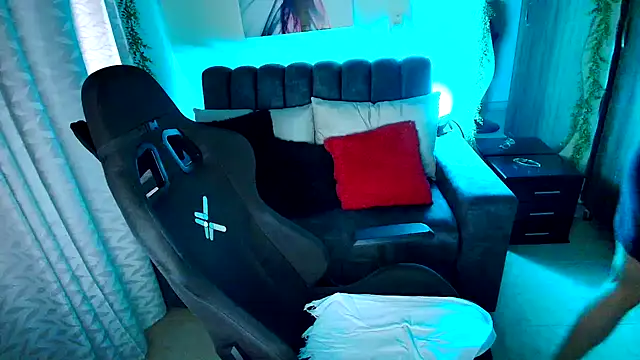 LUCYMILF_SEXY webcam