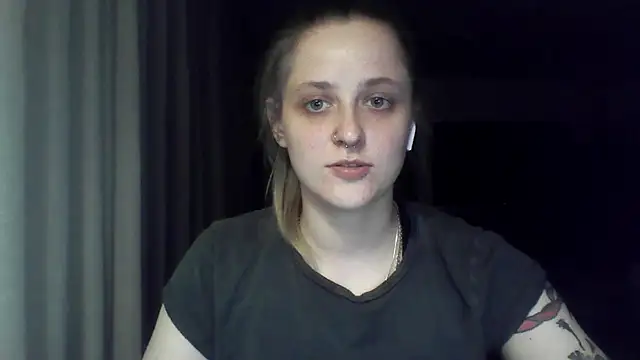LeaWetGirl webcam