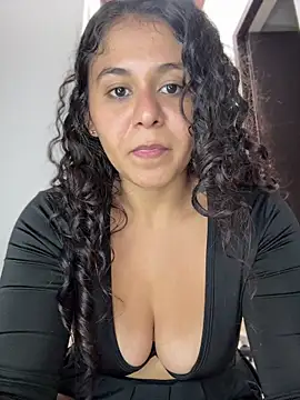 pleasureMyAss- webcam