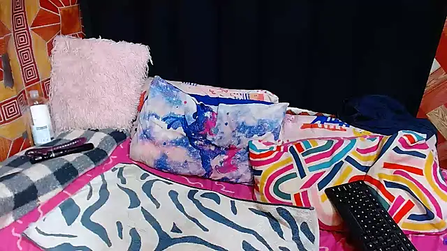 Thickbootykim webcam