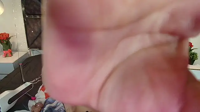 MysticMature live cam on StripChat