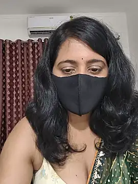 Cute-Maanvi webcam