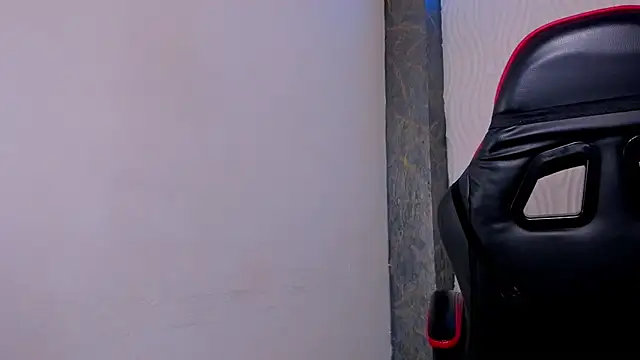 Raven_Rouge_ webcam