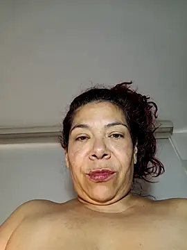 Scarlet_curly8a webcam