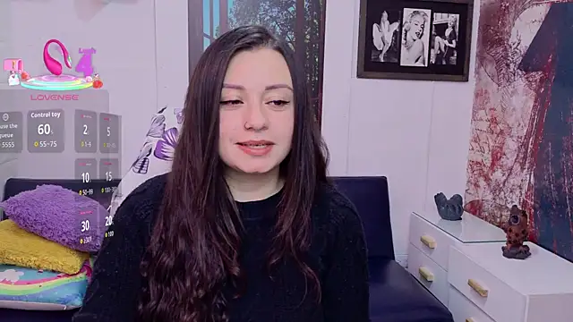 Eva_Roussell live cam on StripChat