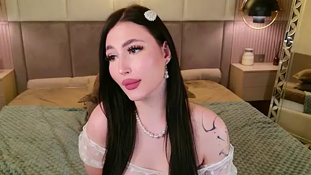 EmmaLawrens live cam on StripChat