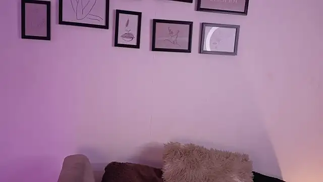Pamela_tomas live cam on StripChat