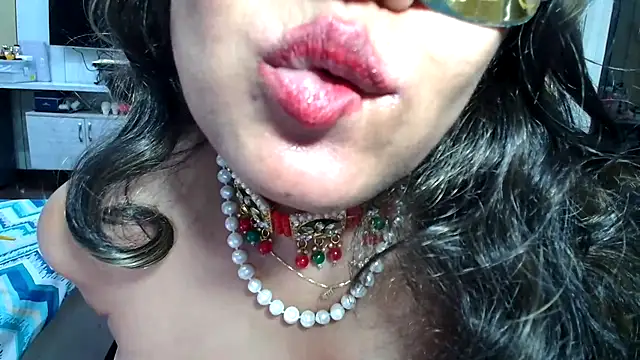 yourradhika (F mature) - shower show