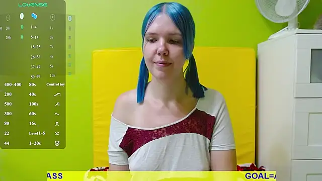 Ultra_Meow live cam on StripChat