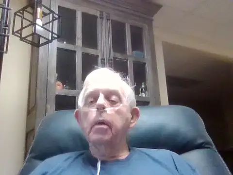 bootlegmanz live cam on StripChat