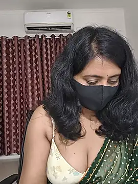 Cute-Maanvi webcam