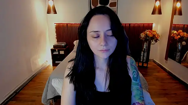 KatherineBond live cam on StripChat