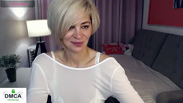 Blonde_lola444 live webcam show