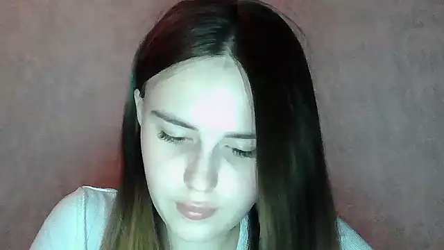 SweetLoraa live cam on StripChat