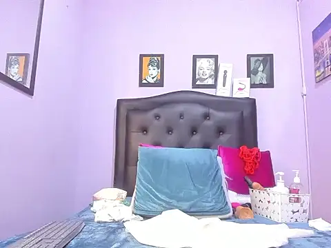 monalind220 live webcam show