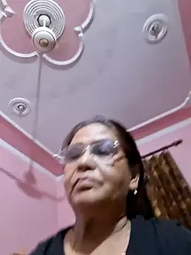 Priya-696 live cam on StripChat