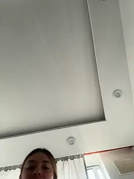 valery_mora webcam