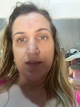 Bia_sexynovaes live cam
