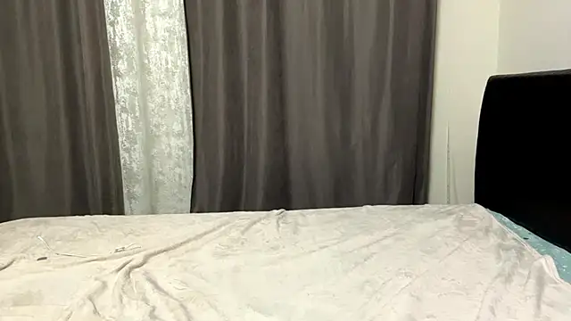 BlushingTask live cam on StripChat