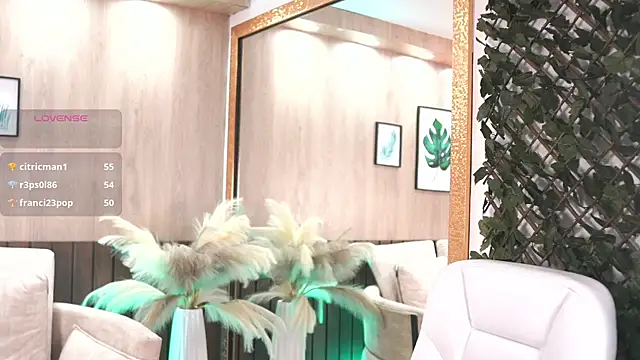 SeleneBanks live cam on StripChat