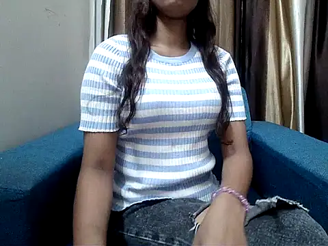 hot_laila69's live room