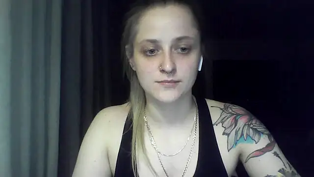 LeaWetGirl webcam