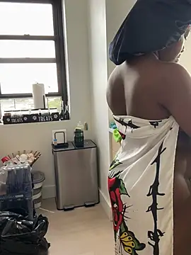 juicesowet live webcam show