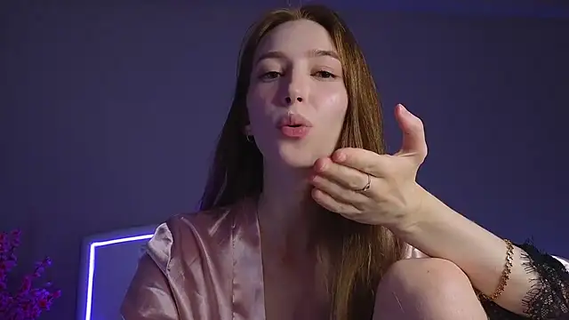 MichaelaDelly live webcam show