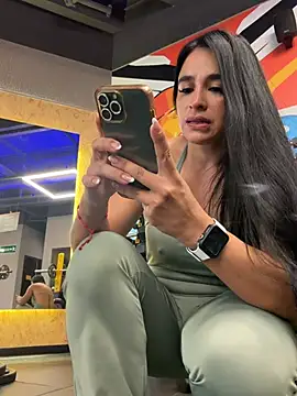 RoseOnYou live webcam show