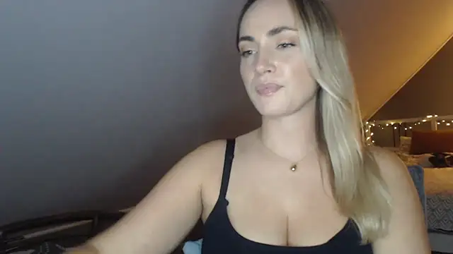 ScarlettSensitive live webcam show