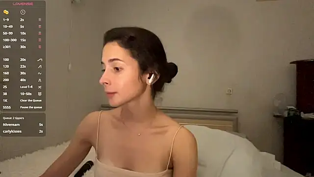 ZulaElden live webcam show