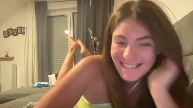 elodie31nue live webcam show