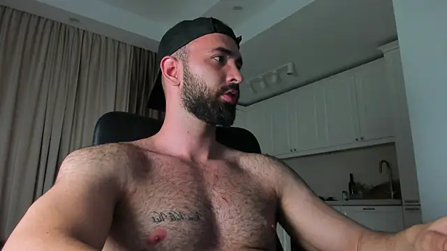 cloudymastersss live cam on StripChat