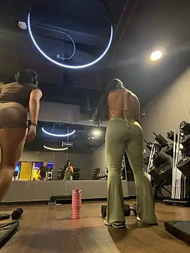 RoseOnYou live sex cam