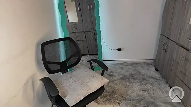 Parodi7 live cam on StripChat